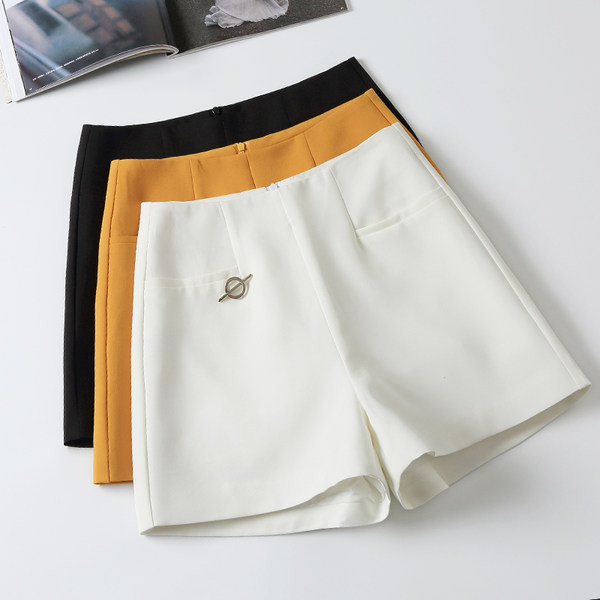 Pantaloni scurți moderni de damă cu element metalic