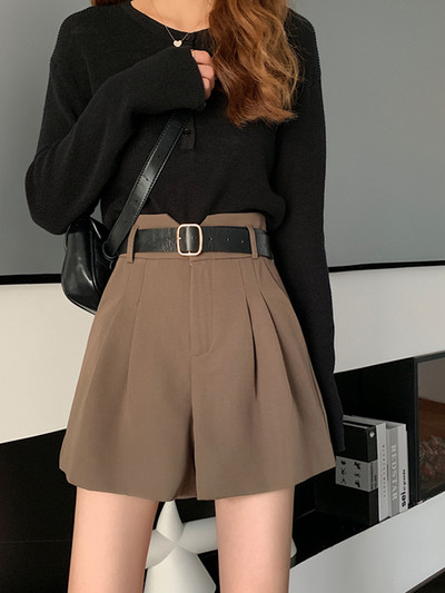 Pantalon scurt model lat cu talie inalta