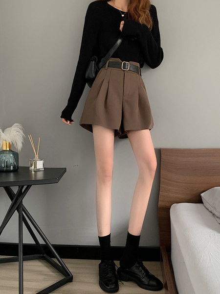 Pantalon scurt model lat cu talie inalta