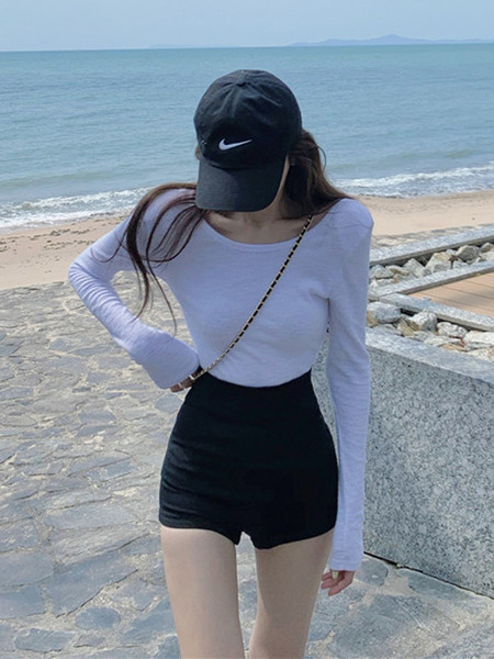 Pantaloni scurți moderni, negru, cu talie înaltă