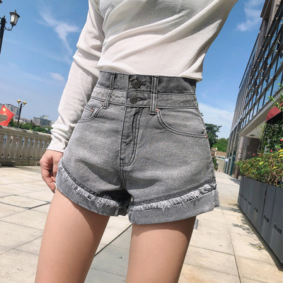 Model nou de pantaloni scurți din denim cu talie înaltă de culoare gri