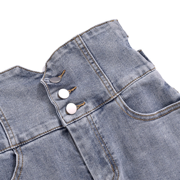 Model nou de pantaloni scurti de dama cu nasturi si talie inalta