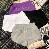 Pantaloni scurti tricotati cu inscriptie brodata