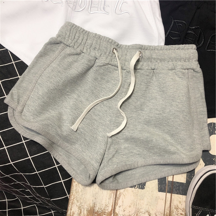 Pantaloni scurti tricotati cu inscriptie brodata