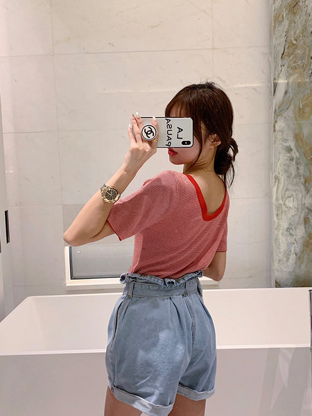 Model nou de pantaloni scurti de dama cu centura si talie inalta