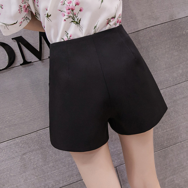 Pantalon scurt model lat cu talie inalta