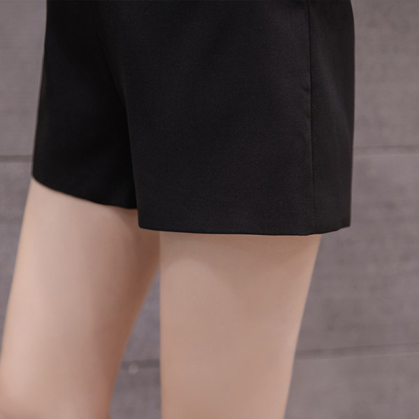 Pantalon scurt model lat cu talie inalta