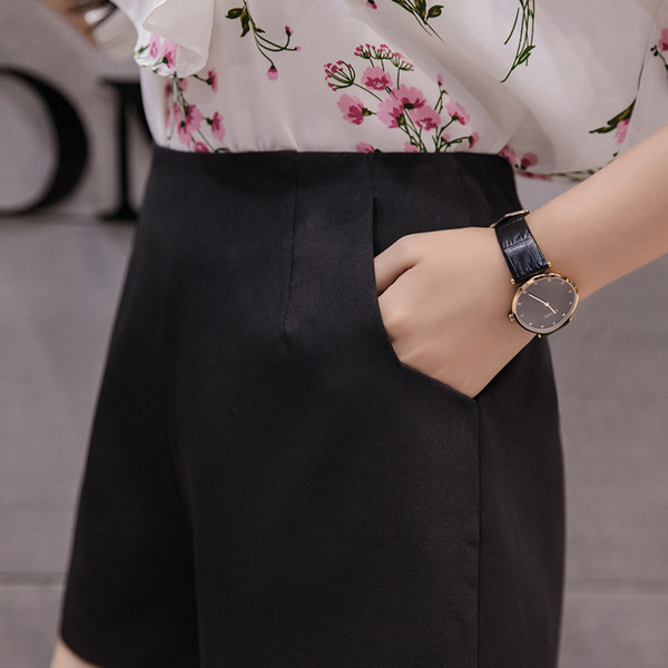 Pantalon scurt model lat cu talie inalta