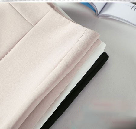 Pantaloni scurți de damă cu talie înaltă - în patru culori