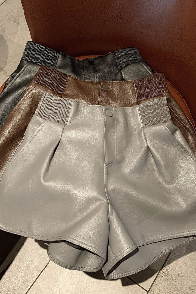 Model nou de pantaloni scurți din piele ecologică cu talie elastică