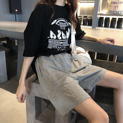 Model nou de pantaloni scurți de vară deasupra genunchiului