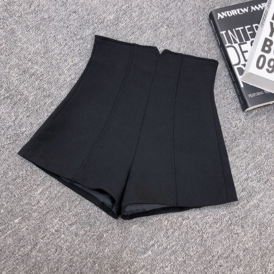 Pantaloni scurți pentru femei cu talie înaltă în negru