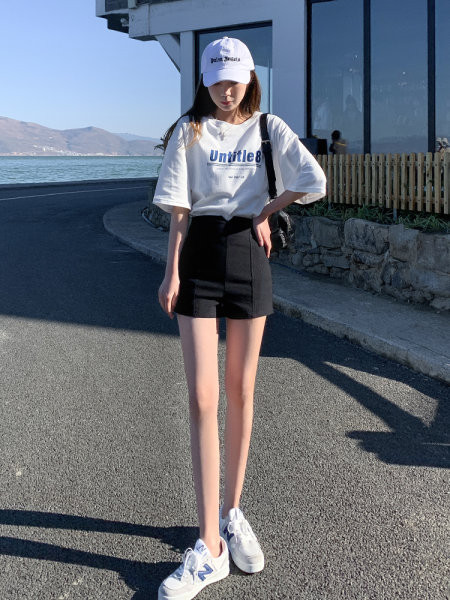 Pantaloni scurti de dama model cu talie inalta