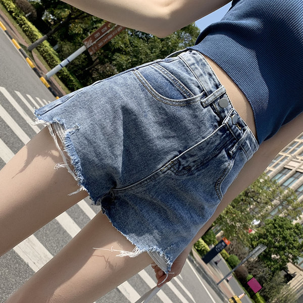 Model nou de blugi de vara cu franjuri si talie inalta