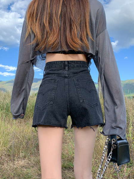 Pantaloni scurți de damă cu motive rupte - negru și albastru