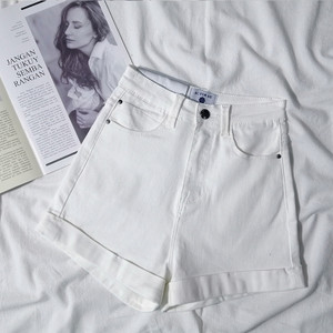 Blugi scurti de vara cu capete ondulate pentru femei