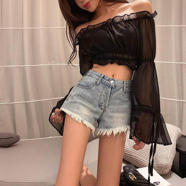 Pantaloni scurți din denim cu talie înaltă cu motive rupte