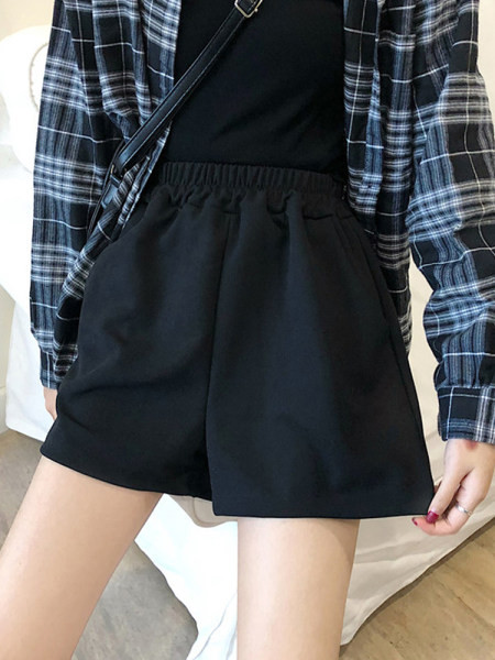 Pantaloni scurți casual de damă cu elastic în negru