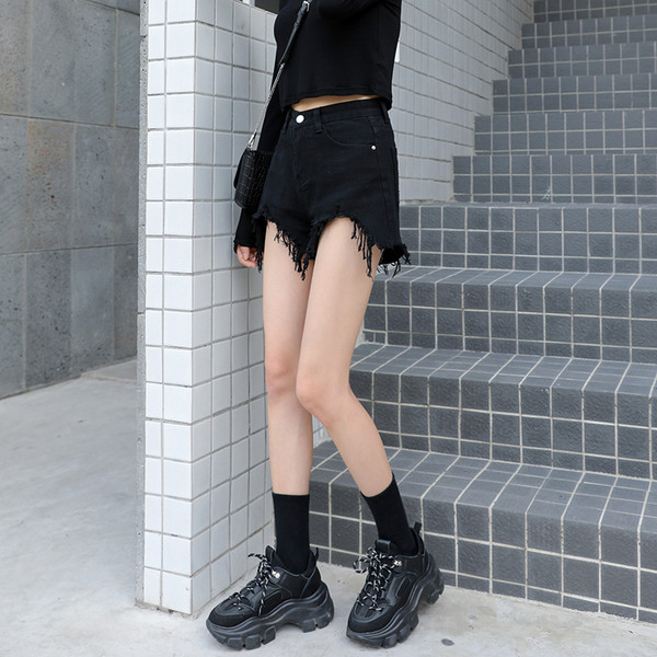 Blugi scurti de dama taiati model cu franjuri