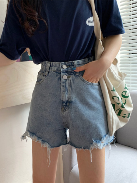 Model nou de blugi scurti de vara cu motive rupte
