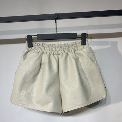 Pantaloni scurți de damă din piele ecologică cu talie elastică