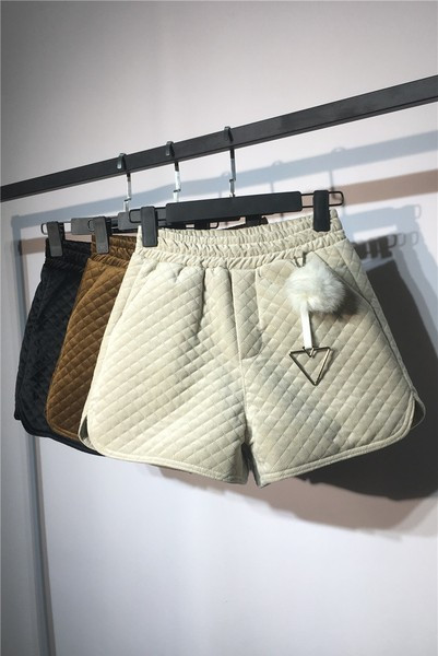 Pantaloni scurți casual de damă, din catifea, cu buzunare