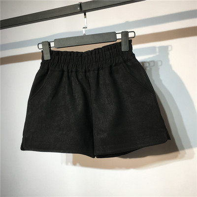 Pantaloni scurti moderni de dama cu elastic si buzunare