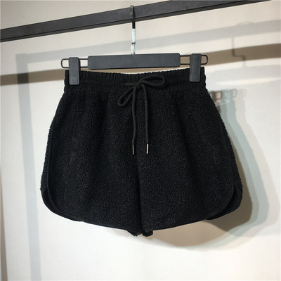 Pantaloni scurți de damă cu cravate