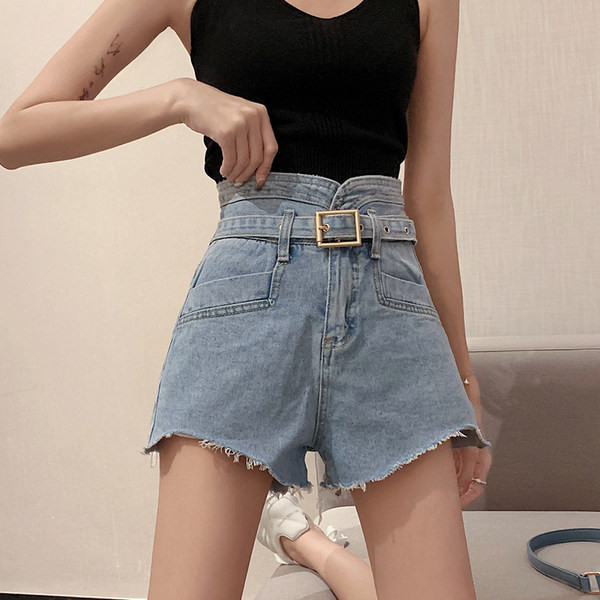 Blugi scurti de vara cu talie inalta si curea