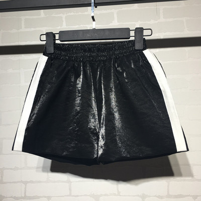 Pantaloni scurti de dama cu margini si elastic