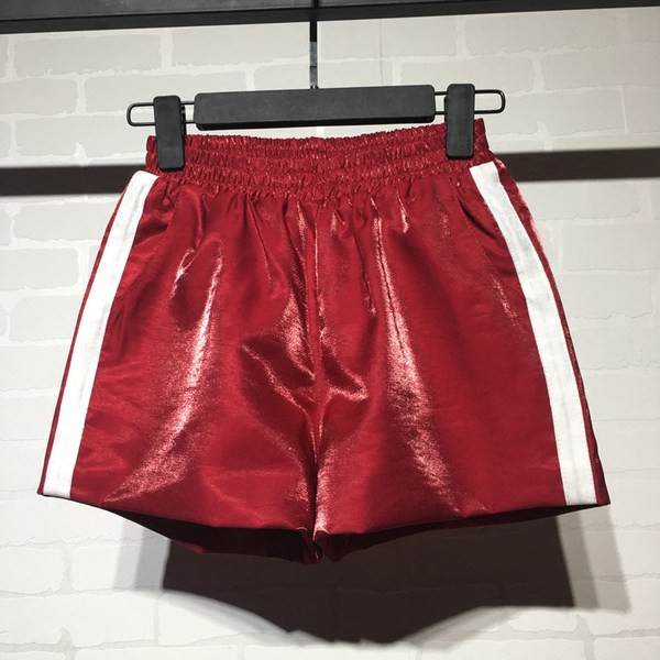 Pantaloni scurti de dama cu margini si elastic