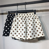 Pantaloni scurți de damă cu elastic precis în talie