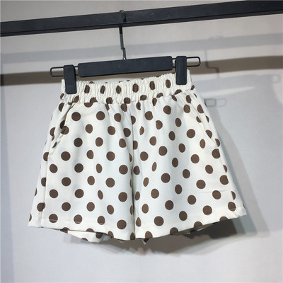 Pantaloni scurți de damă cu elastic precis în talie