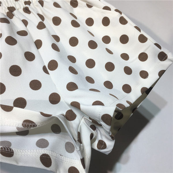 Pantaloni scurți de damă cu elastic precis în talie