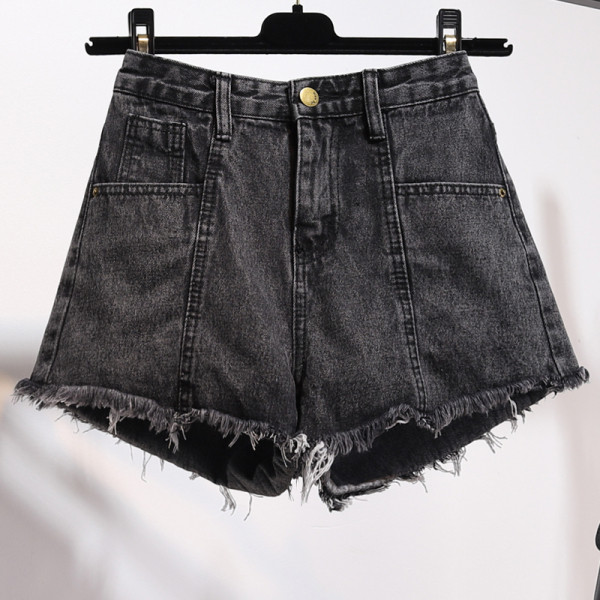 Pantaloni scurți moderni cu elemente rupte