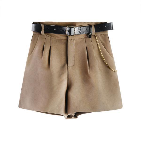 Pantaloni scurti eleganti cu curea - model lat