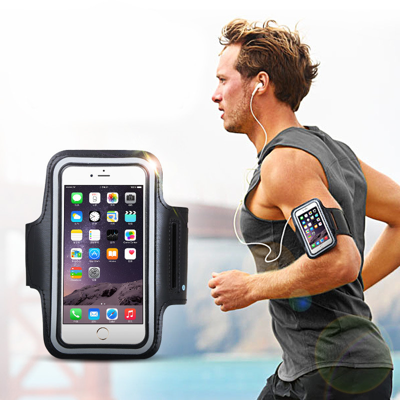 Husa de telefon rezistenta la apa potrivita pentru fitness si sporturi in aer liber