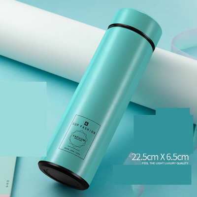 Išmanus termoso puodelis, rodantis skysčio temperatūrą