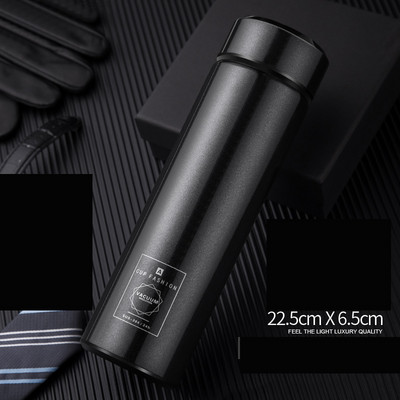 Išmanus termoso puodelis, rodantis skysčio temperatūrą