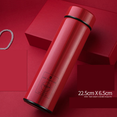 Išmanus termoso puodelis, rodantis skysčio temperatūrą