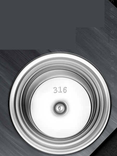 Išmanus termoso puodelis, rodantis skysčio temperatūrą