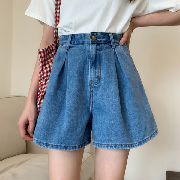 Blugi scurti lati cu talie inalta si bustiera