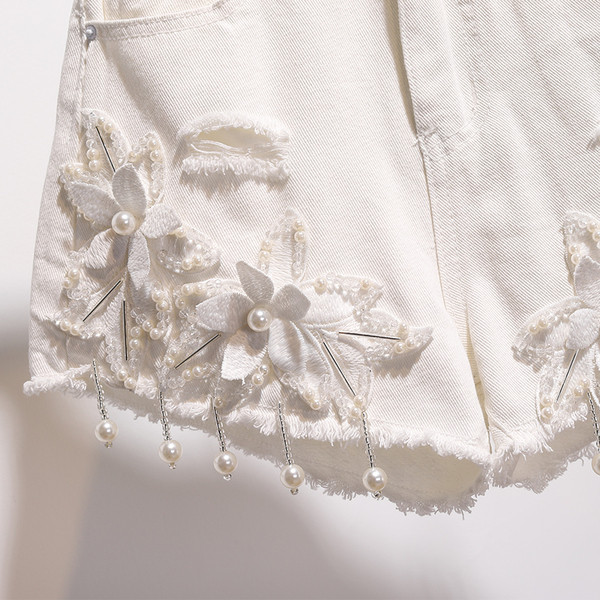 Novi model traper hlačica sa 3D elementom