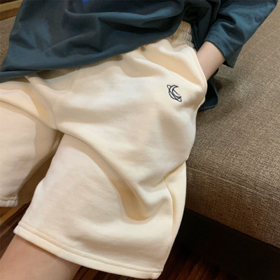 Pantaloni scurți casual cu talie elastică și lungime deasupra genunchiului