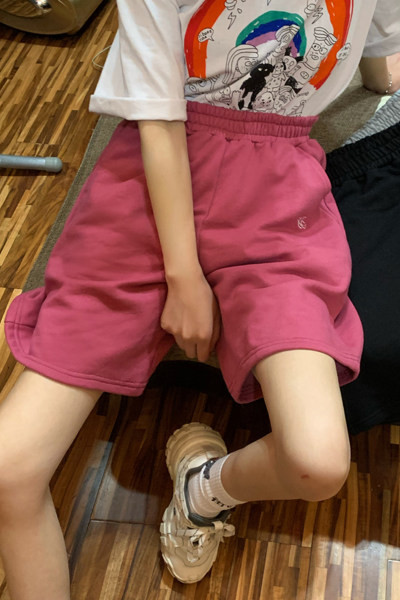 Pantaloni scurți casual cu talie elastică și lungime deasupra genunchiului