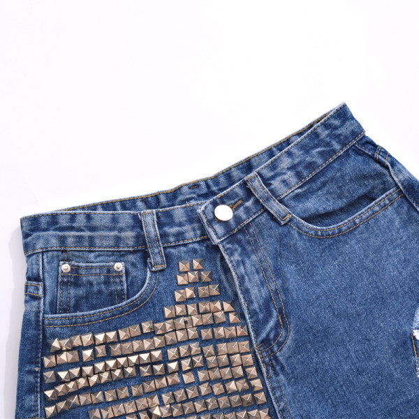 Γυναικεία σορτς με τρουξ και σχισμένο μοτίβο