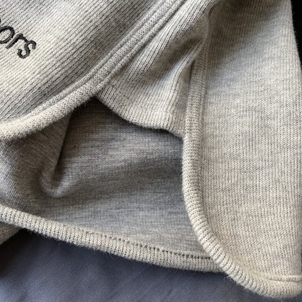 Kratke ležerne kratke hlače s izvezenim natpisom