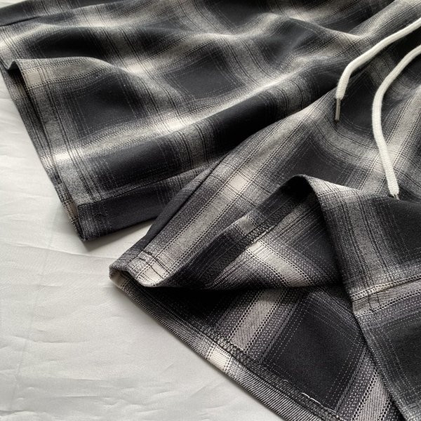 Ležerne karirane kratke hlače - unisex model