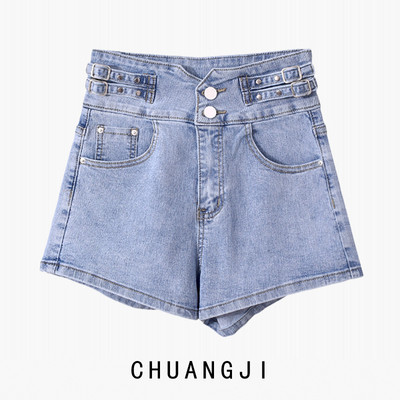 Γυναικεία κοντά τζιν με ψηλή μέση και αγκράφα