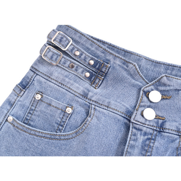 Γυναικεία κοντά τζιν με ψηλή μέση και αγκράφα